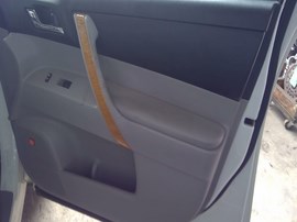 2010 TOYOTA HIGHLANDER, WHITE, HYBRID, 3.3L, AT AWD.  Z25200